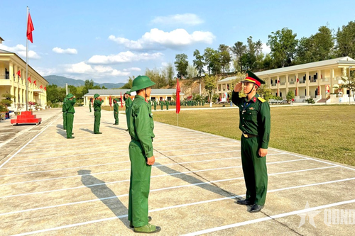 'Gỡ nút' cho chiến sĩ chậm bắt nhịp