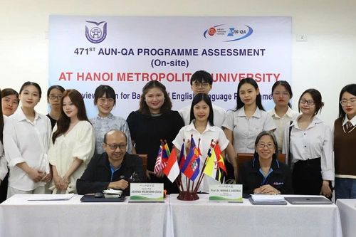 Hai chương trình đào tạo của Trường ĐH Thủ đô Hà Nội đạt chuẩn AUN-QA
