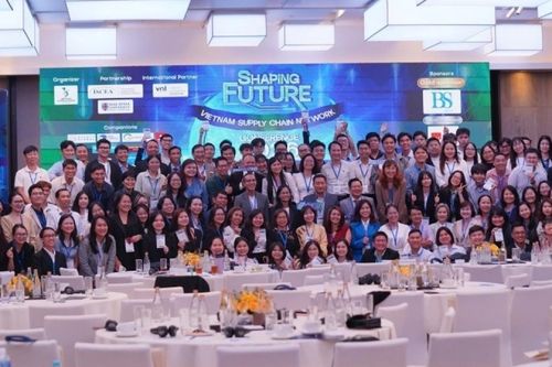 Chuỗi cung ứng trước biến động: Doanh nghiệp Việt tìm cách thích ứng