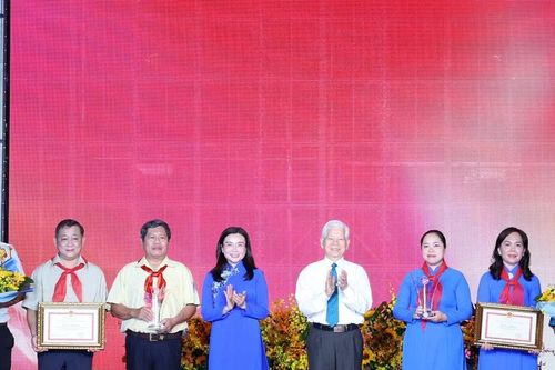 Bí thư T.Ư Đoàn Nguyễn Phạm Duy Trang dự kỷ niệm 95 năm thành lập Đoàn, trao Giải thưởng Hồ Hảo Hớn