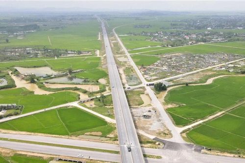 Cao tốc Bắc Nam qua Hà Tĩnh bị hỏng khe co giãn
