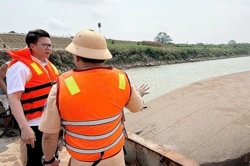 Chìm tàu ở Phú Thọ, Thiếu tướng Nguyễn Minh Tuấn trực tiếp chỉ đạo tìm kiếm