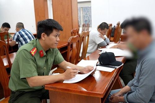Công an TP Hồ Chí Minh tiếp nhận 34 công dân bị trục xuất từ Hoa Kỳ