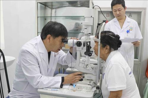 Mang lại ánh sáng cho bệnh nhân khó khăn bị đục thủy tinh thể ở Điện Biên