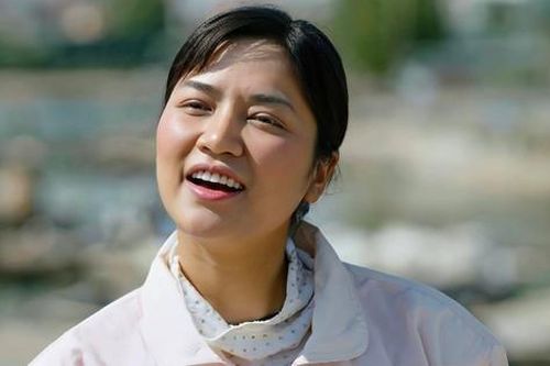 Anh Đào 'lột xác' thành cô gái làng chài 'chửi như hát' gây bão phim giờ vàng