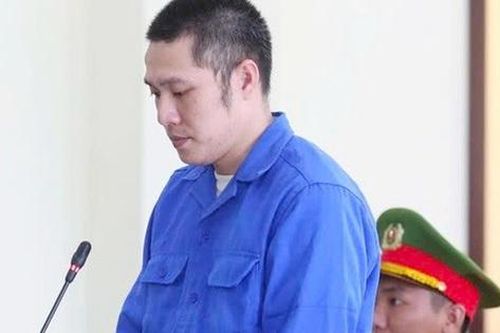 Phê ma túy, chồng vác kéo tấn công vợ trọng thương vì bị trách mắng