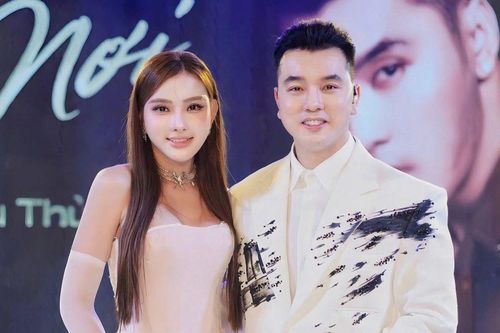 Ưng Hoàng Phúc 'tái hợp' Thu Thủy sau 23 năm, nhiều khán giả bồi hồi