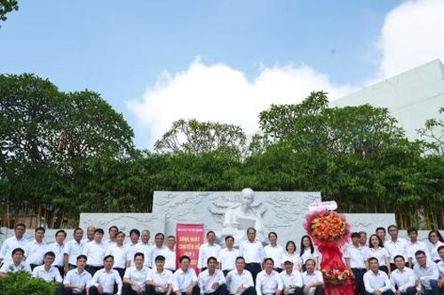 Bồi đắp bản lĩnh người đảng viên ngành điện