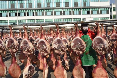 Giá thịt lợn tại Trung Quốc xuống thấp nhất 15 năm