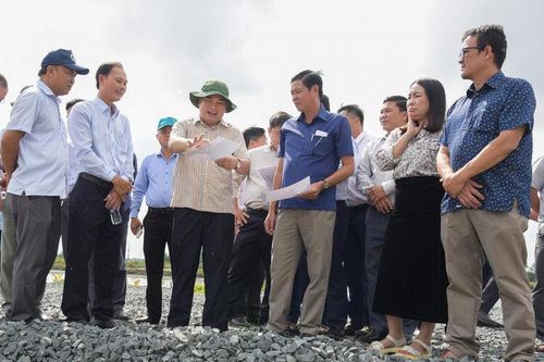 Khảo sát tiến độ thực hiện các dự án trên địa bàn xã Vĩnh Phong