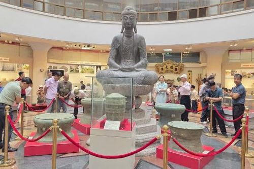 Trưng bày hơn 500 cổ vật tiêu biểu tỉnh Bắc Ninh