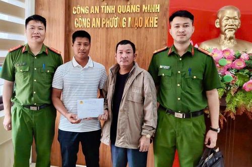 Công an xã Bố Hạ phối hợp trả lại tiền cho người chuyển khoản nhầm