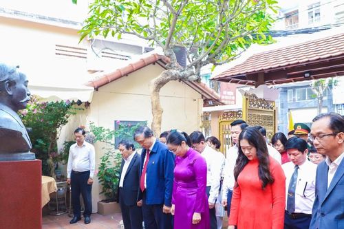 Tư tưởng khai dân trí và tầm nhìn giáo dục của Phan Châu Trinh