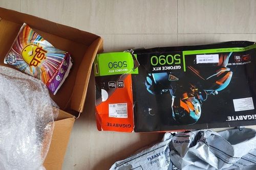 Khách hàng nhận bột giặt thay vì card đồ họa RTX 5090 giá 84 triệu đồng trên Amazon