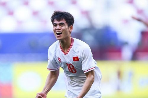 Tuyển Việt Nam nhắm top 100 FIFA: Khuất Văn Khang quyết tâm hạ Bangladesh và Malaysia