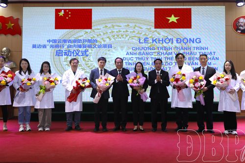 100 bệnh nhân đục thủy tinh thể tỉnh Điện Biên được phẫu thuật miễn phí