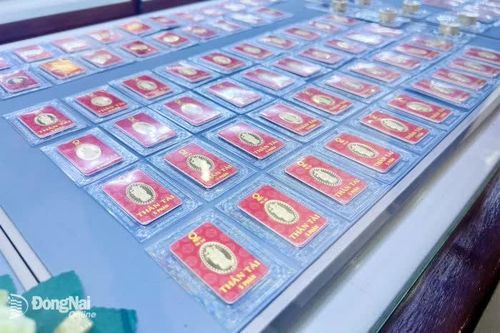 Giá vàng tiếp đà giảm mạnh, vàng miếng SJC còn 163,8 triệu đồng/lượng
