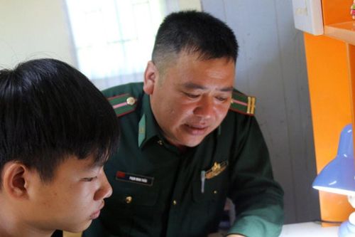 Điểm tựa cho học sinh nghèo vùng biên giới