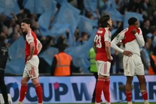 Arsenal: Biến nỗi đau Carabao Cup thành liều thuốc cho tham vọng ăn ba lịch sử