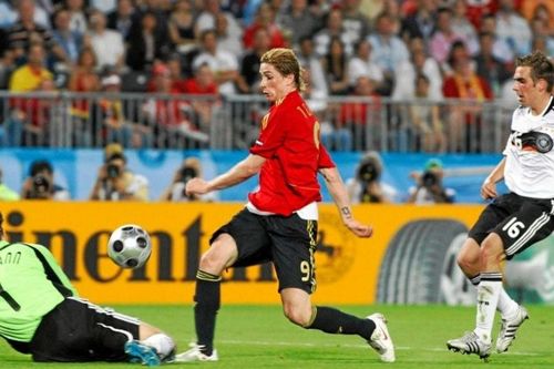 Fernando Torres và khoảnh khắc xé toạc 44 năm u tối của Tây Ban Nha