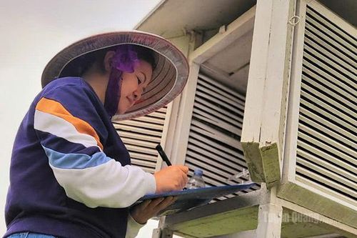 Những người 'canh trời, đo nước'