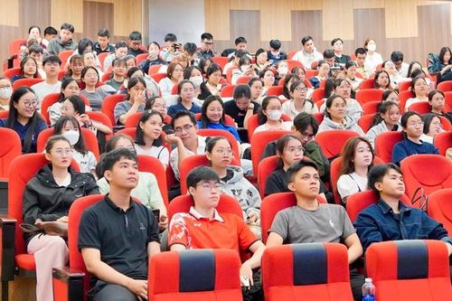 Tư vấn định hướng nghề nghiệp cho sinh viên y - dược tốt nghiệp năm 2026