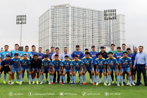Chủ tịch VFF Trần Quốc Tuấn tiếp lửa đội tuyển Việt Nam trước loạt trận giao hữu