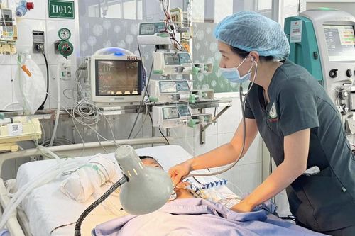 Bé 3 tuổi ở Đồng Nai nguy kịch do dùng thuốc hạ sốt quá liều