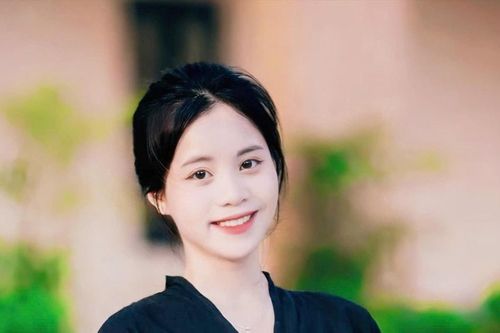 Đại biểu Quốc hội trẻ nhất Lo Thị Bảo Vy: Mang tiếng nói cử tri vùng cao đến nghị trường