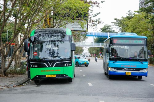 Văn minh xe buýt: Chuyển biến tích cực từ nhận thức đến hành động