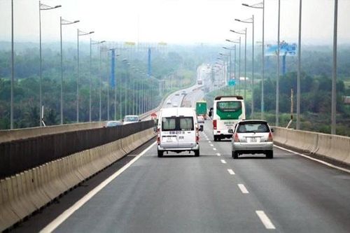 Dừng, đỗ sai quy định trên cao tốc bị phạt bao nhiêu?