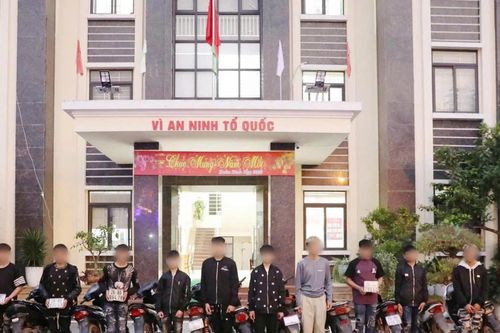 Xử lý nhóm 13 thanh thiếu niên phóng nhanh, vượt ẩu trong đêm
