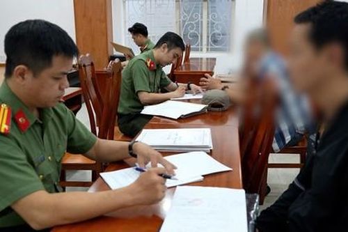 Công an TPHCM tiếp nhận 34 công dân trục xuất từ Hoa Kỳ