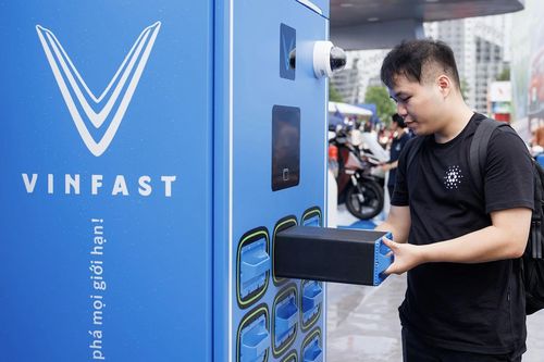 Giữa biến động giá nhiên liệu, giải pháp nào giúp giảm phụ thuộc xăng dầu?