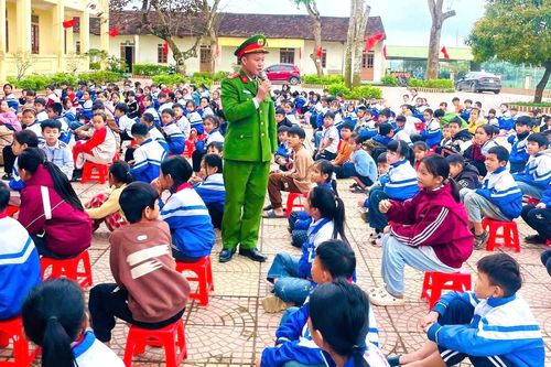 Đại úy Công an xã tuyên truyền pháp luật qua Facebook cá nhân, hút triệu lượt xem