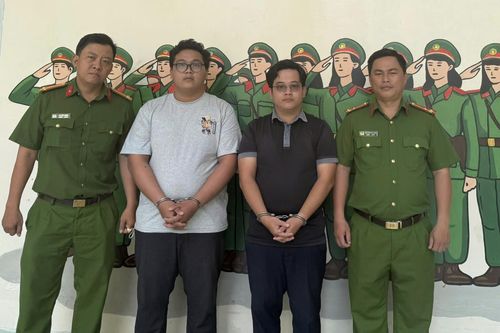 Bắt 2 kẻ làm giả giấy tờ, thuê xe tự lái rồi mang đi cầm cố