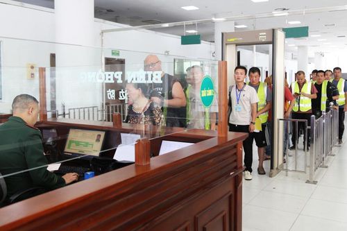 Quảng Ninh điều chỉnh phân luồng người xuất nhập cảnh tại Móng Cái từ hôm nay