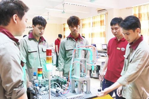 Đưa nghị quyết Đại hội XIV của Đảng vào cuộc sống Tự chủ chiến lược, tự cường, tự tin, tiến mạnh trong kỷ nguyên mới của dân tộc: Vận dụng từ thực tiễn Thủ đô Hà Nội