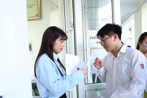 Thi tốt nghiệp THPT 2026: Teen điều chỉnh thế nào để 'bắt nhịp' với những đổi mới?