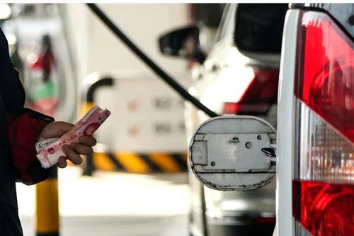 Giá xăng tại Trung Quốc được điều chỉnh tăng mạnh