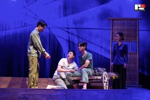 Nhà hát kịch Việt Nam giới thiệu chương trình 'Mùa cảm xúc'