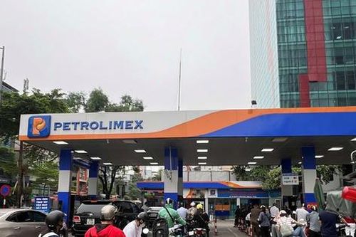 Bộ Tài chính đề xuất giảm một nửa thuế môi trường với xăng, dầu