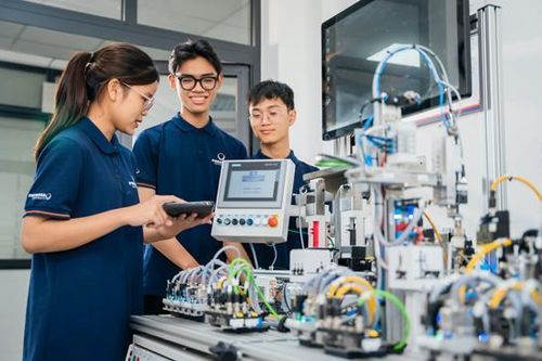 Nỗi lo của người trẻ trong thời đại AI