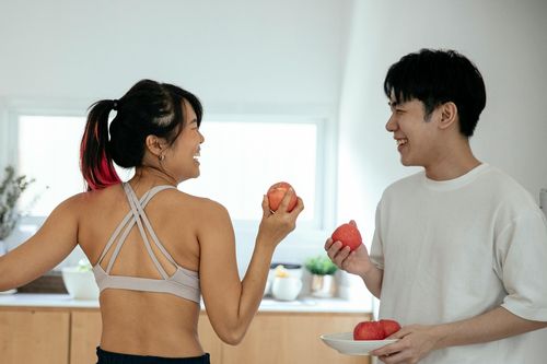 Vợ chồng trẻ còng lưng trả nợ vì mua nhà ra ở riêng