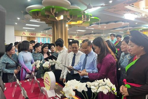 Khai mạc trưng bày 'Cổ vật tiêu biểu tỉnh Bắc Ninh'