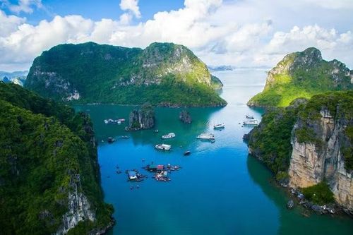 Vịnh Bái Tử Long - kỳ quan du khách không thể bỏ lỡ khi ghé Đông Nam Á