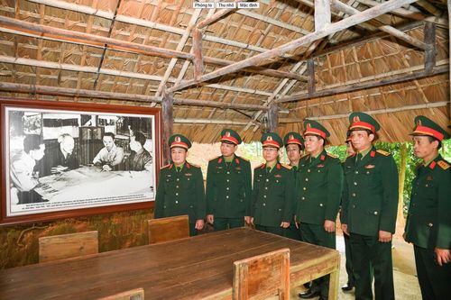 Văn phòng Bộ Quốc phòng tiếp tục đổi mới, nâng cao chất lượng nghiên cứu, tham mưu, tổng hợp về công tác bảo đảm quốc phòng, đáp ứng yêu cầu nhiệm vụ quân sự, quốc phòng trong tình hình mới