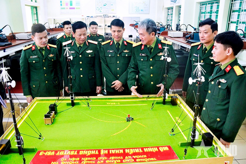 Động lực từ truyền thống anh hùng trong đào tạo nguồn nhân lực thông tin hiện đại