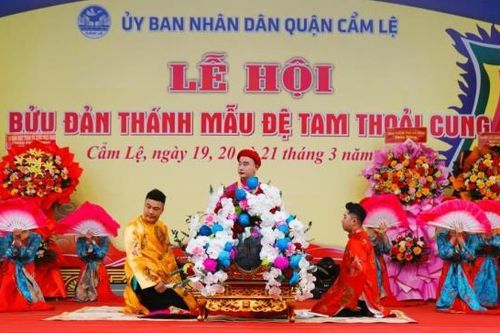 Gần 1.000 người tham gia rước Mẫu tại Lễ hội Bửu đản Thánh mẫu đệ tam Thoải cung năm 2026