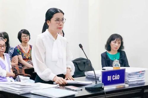 Xét xử cựu hiệu trưởng chỉ đạo thu tiền học thêm trái quy định